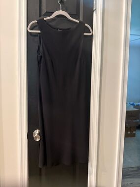 Tahari Black Sleeveless Midi Sheath Dress